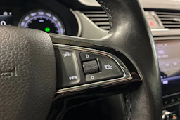 harmaa Skoda Octavia 2019 kuva 14.
