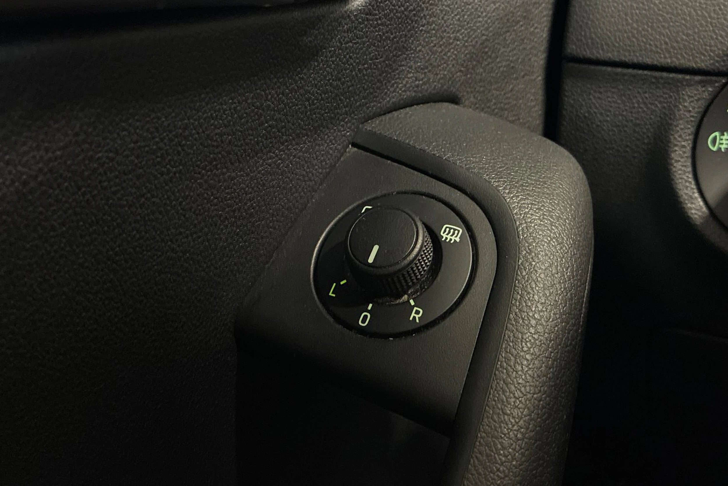 harmaa Skoda Octavia 2019 kuva 18.