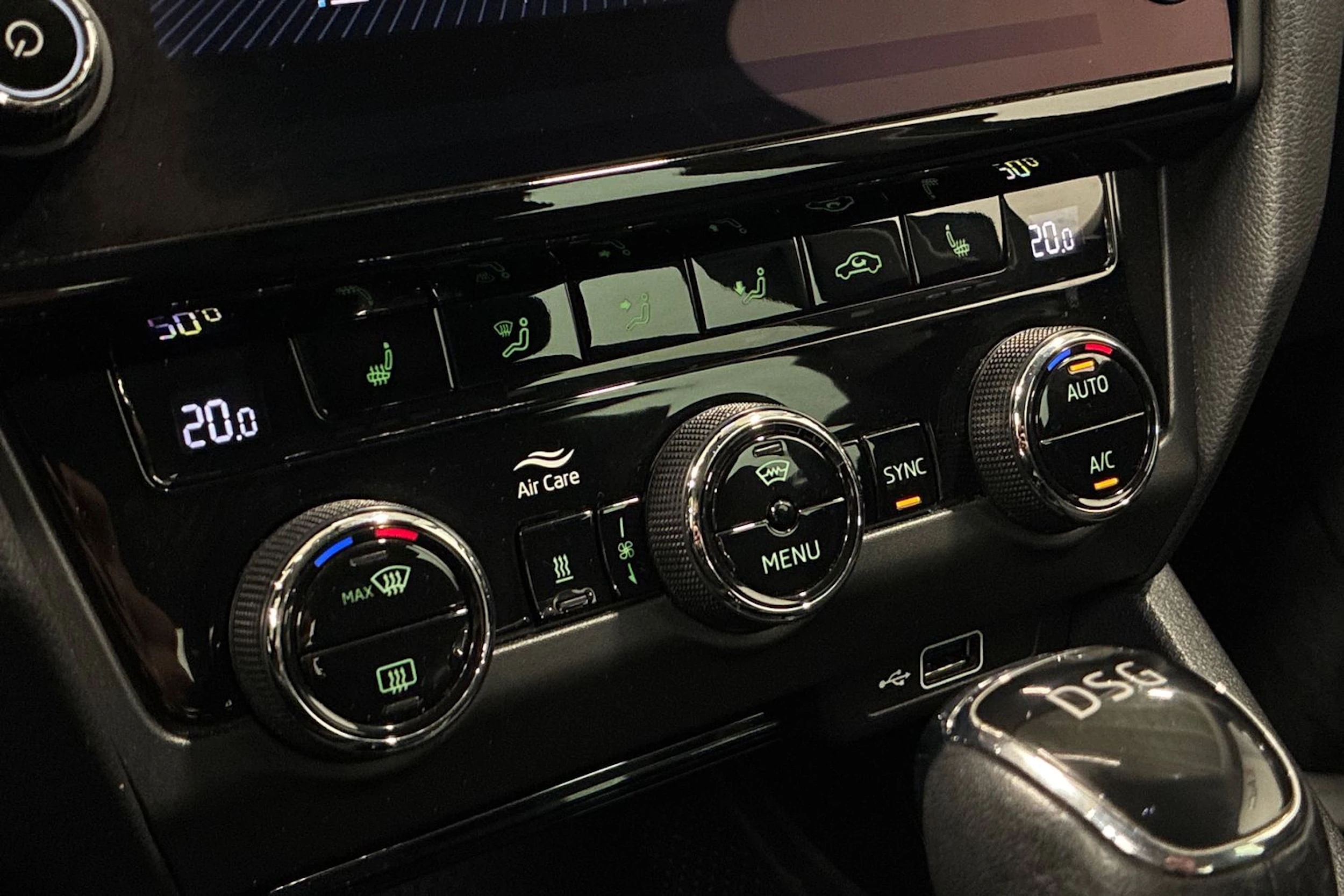 harmaa Skoda Octavia 2019 kuva 21.