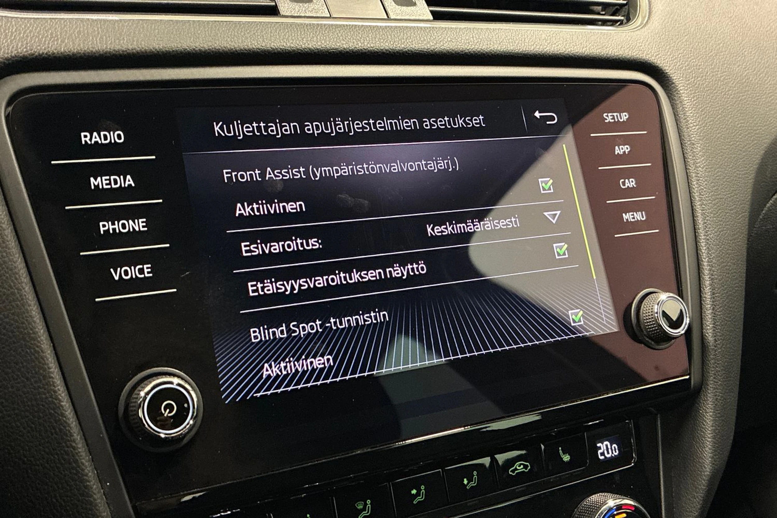 harmaa Skoda Octavia 2019 kuva 23.