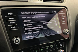 harmaa Skoda Octavia 2019 kuva 23.