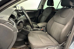 harmaa Skoda Octavia 2019 kuva 25.