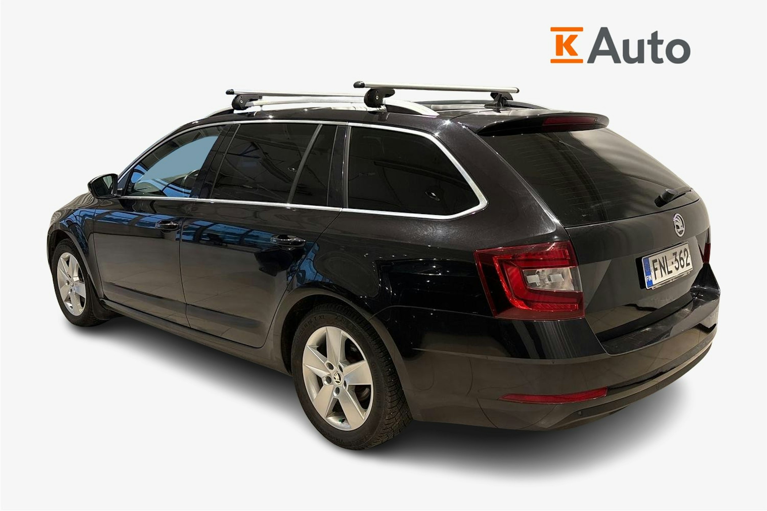 musta Skoda Octavia 2018 kuva 2.