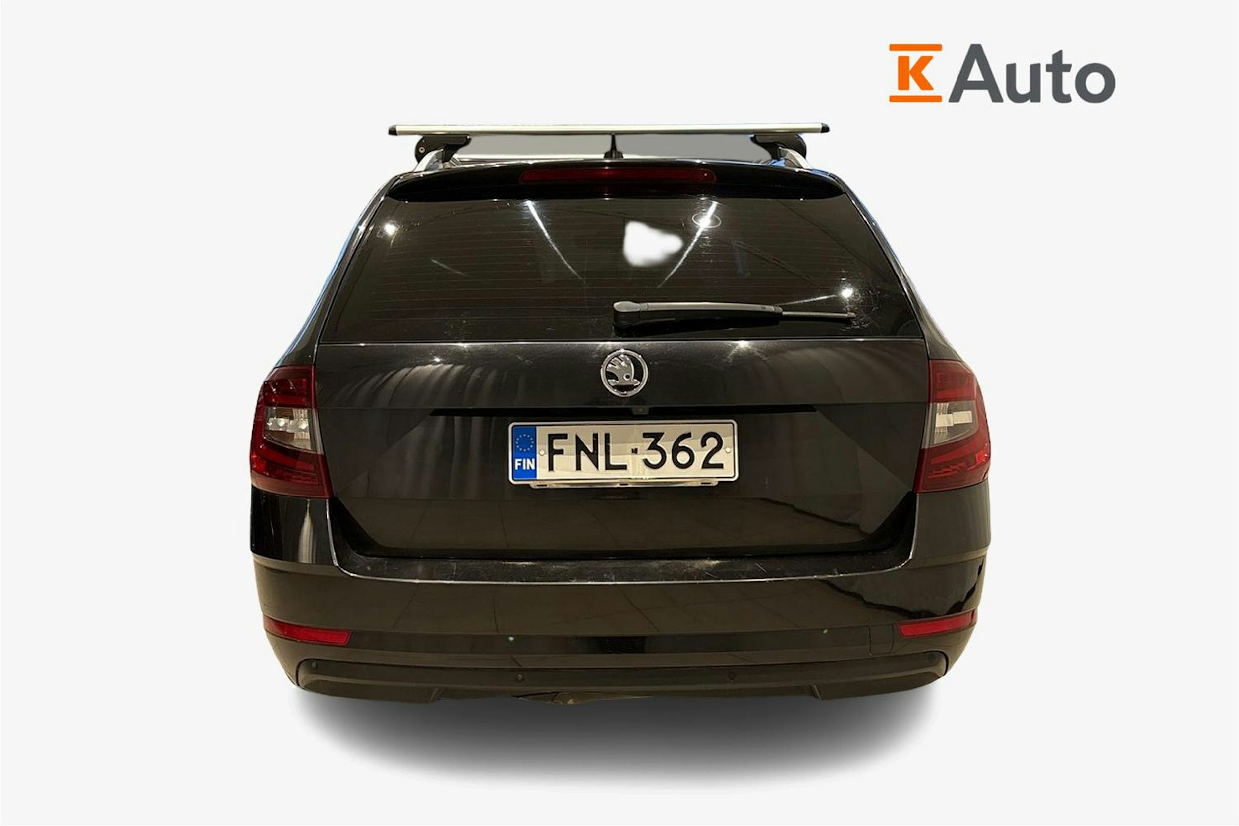 musta Skoda Octavia 2018 kuva 3.