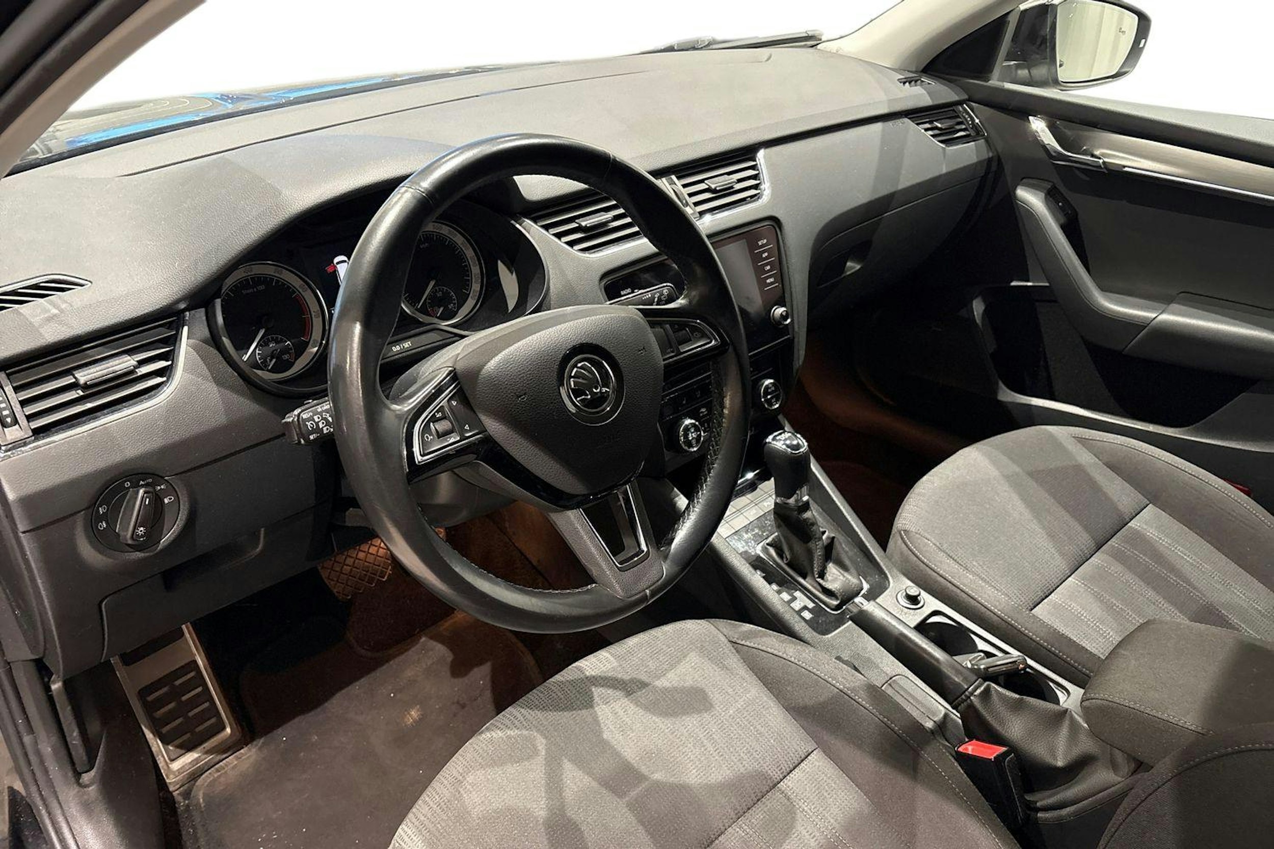 musta Skoda Octavia 2018 kuva 7.