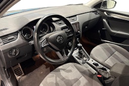 musta Skoda Octavia 2018 kuva 7.