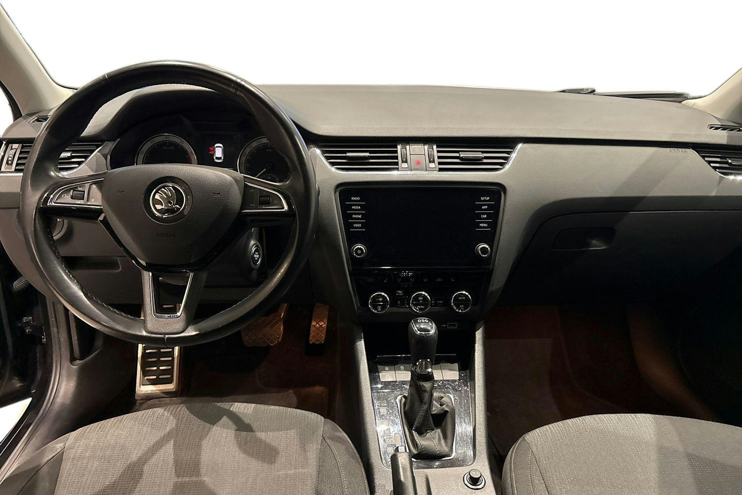 musta Skoda Octavia 2018 kuva 9.