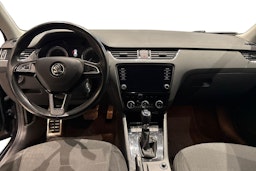 musta Skoda Octavia 2018 kuva 9.