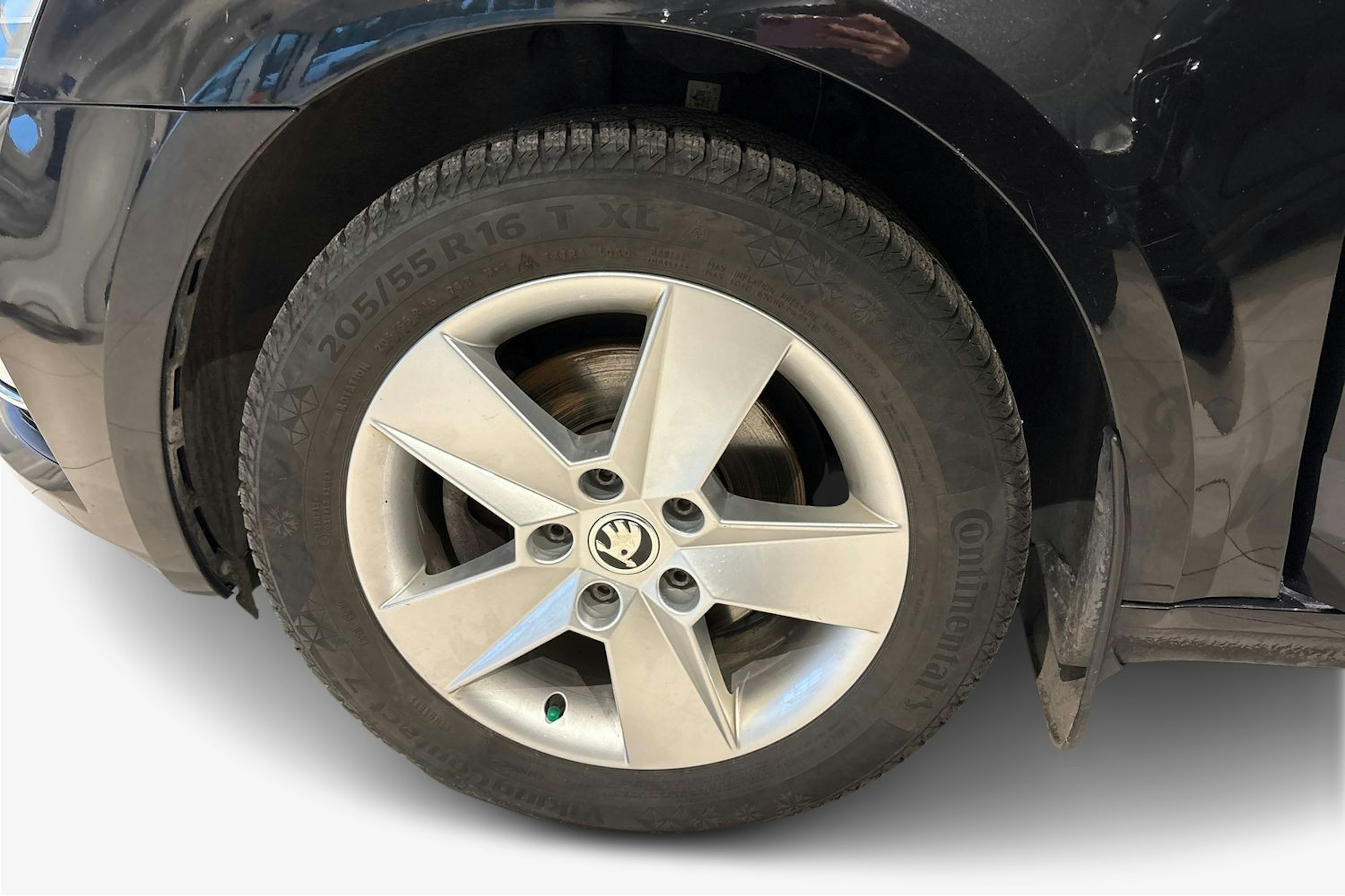 musta Skoda Octavia 2018 kuva 11.