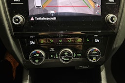 musta Skoda Octavia 2018 kuva 16.