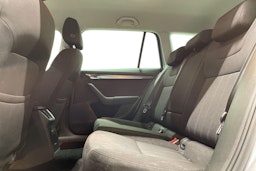 harmaa Skoda Octavia 2018 kuva 10.