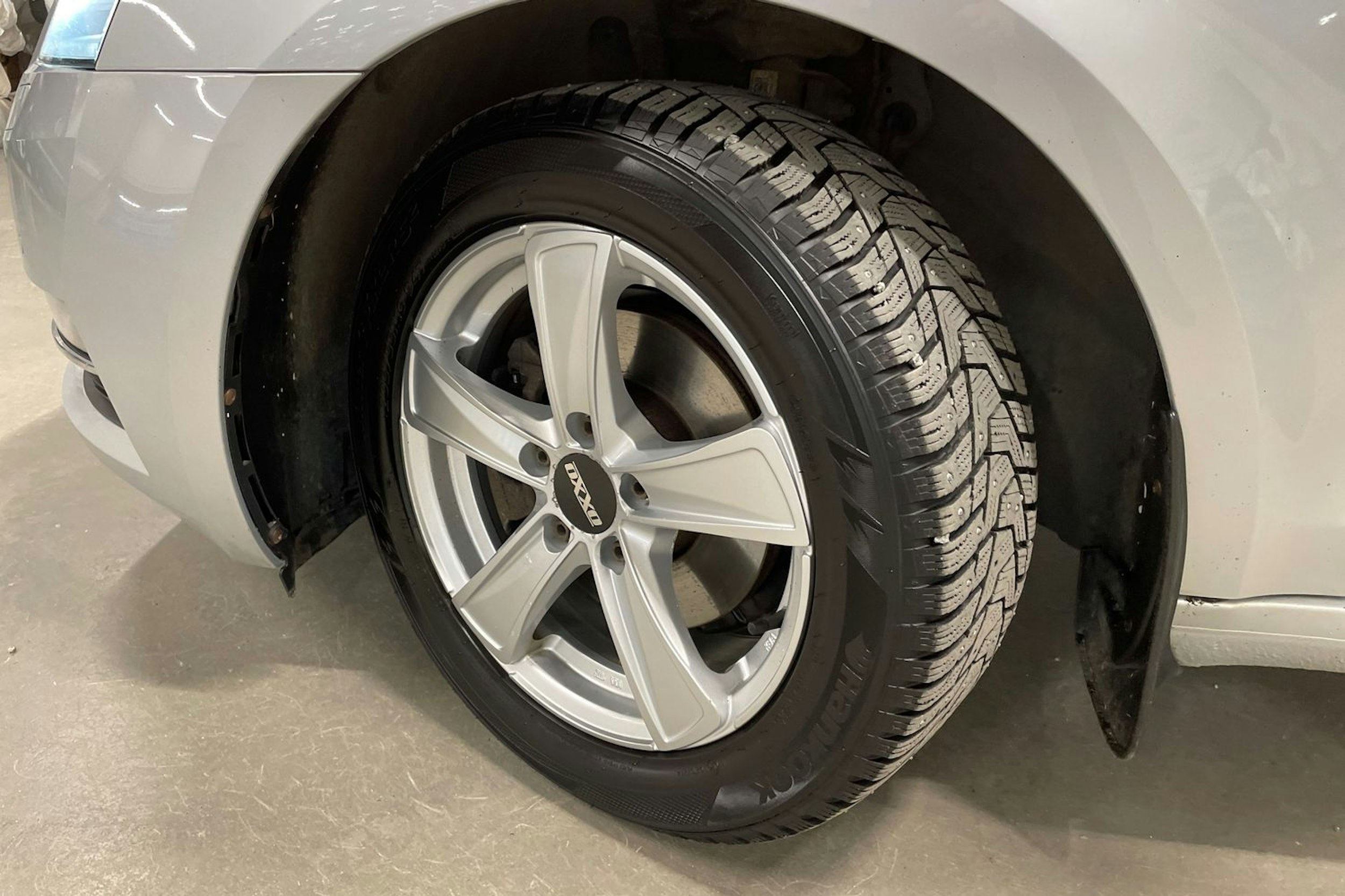 harmaa Skoda Octavia 2018 kuva 13.