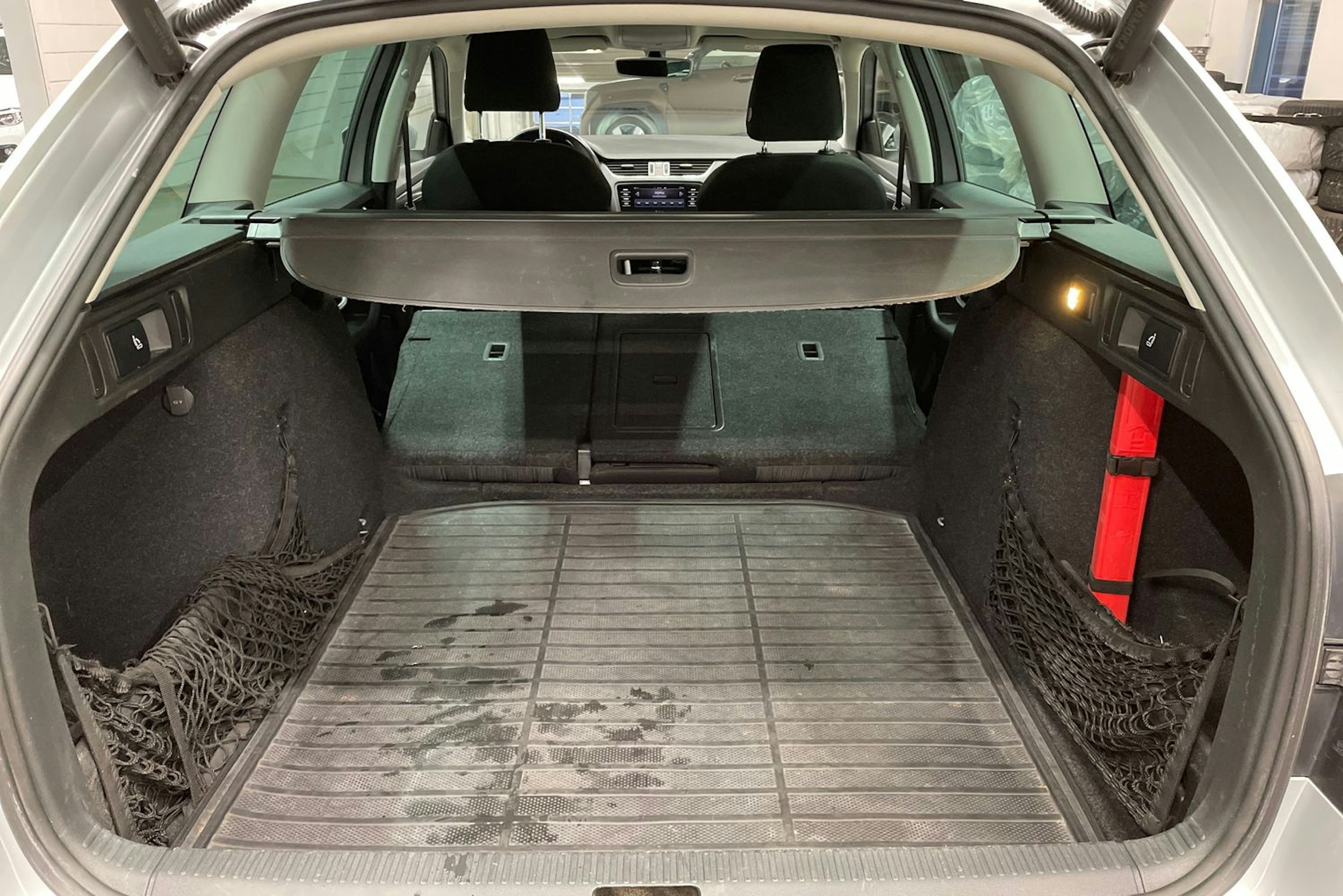 harmaa Skoda Octavia 2018 kuva 15.