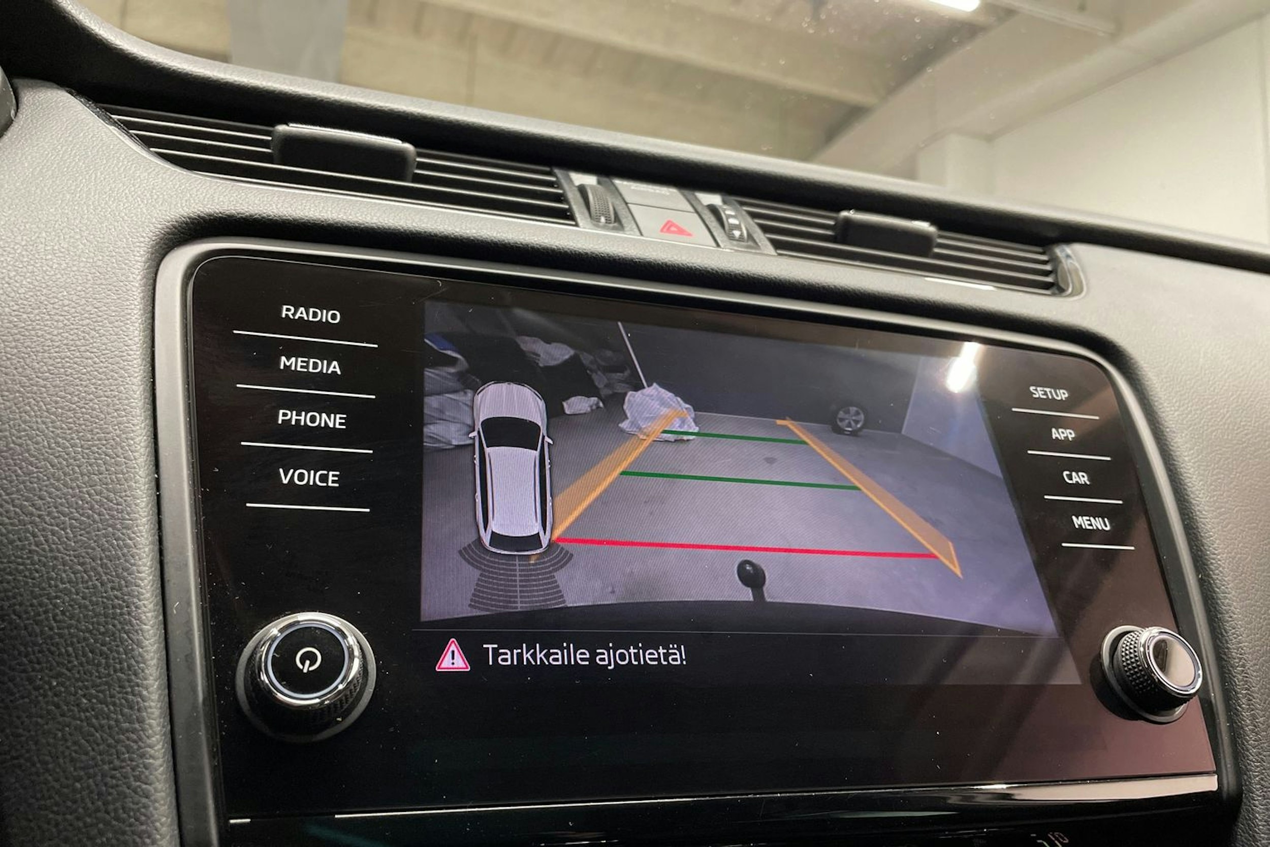 harmaa Skoda Octavia 2018 kuva 20.