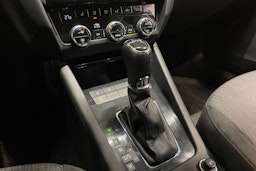 harmaa Skoda Octavia 2018 kuva 21.