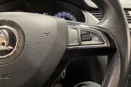 harmaa Skoda Octavia 2018 kuva 23.