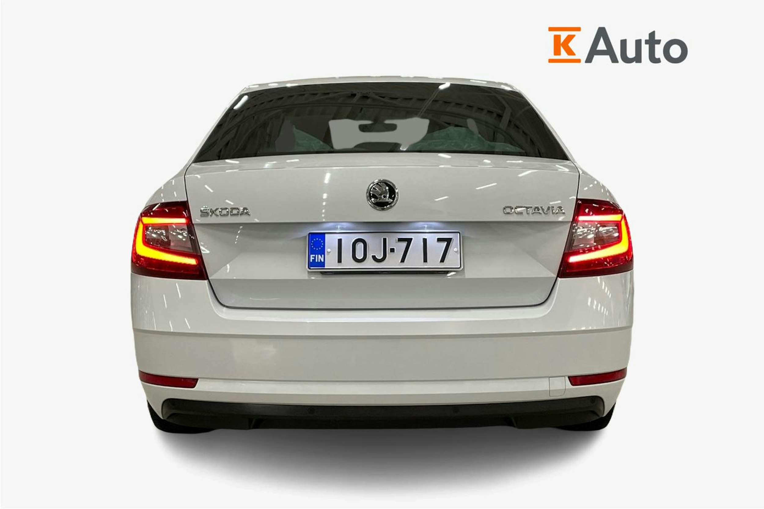 valkoinen Skoda Octavia 2018 kuva 3.