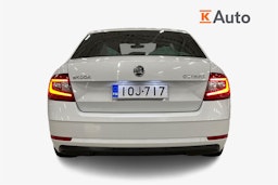 valkoinen Skoda Octavia 2018 kuva 3.