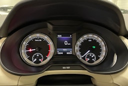 valkoinen Skoda Octavia 2018 kuva 18.