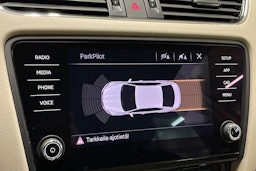 valkoinen Skoda Octavia 2018 kuva 20.