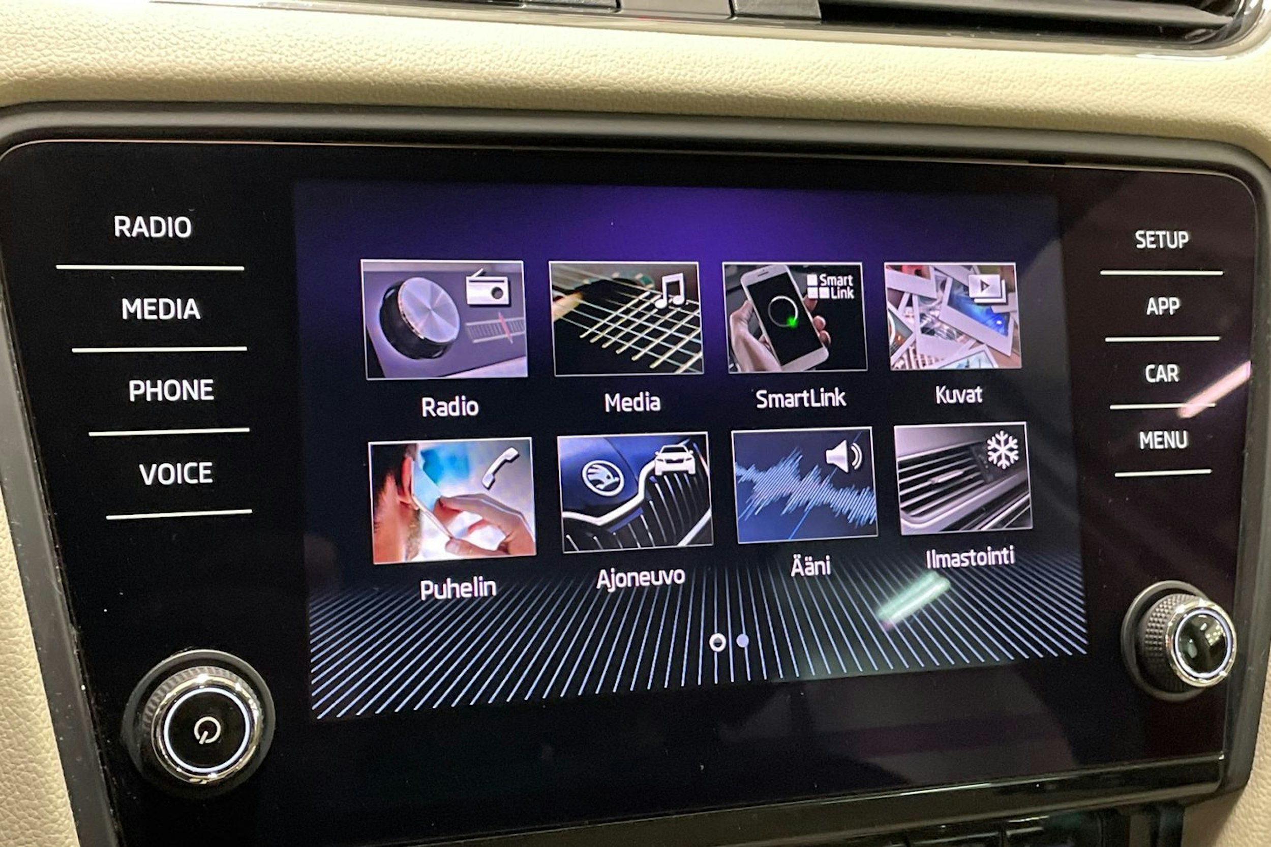 valkoinen Skoda Octavia 2018 kuva 21.