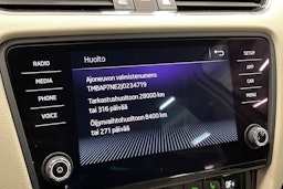 valkoinen Skoda Octavia 2018 kuva 27.