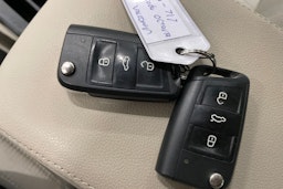 valkoinen Skoda Octavia 2018 kuva 32.