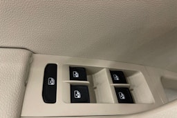 valkoinen Skoda Octavia 2018 kuva 33.