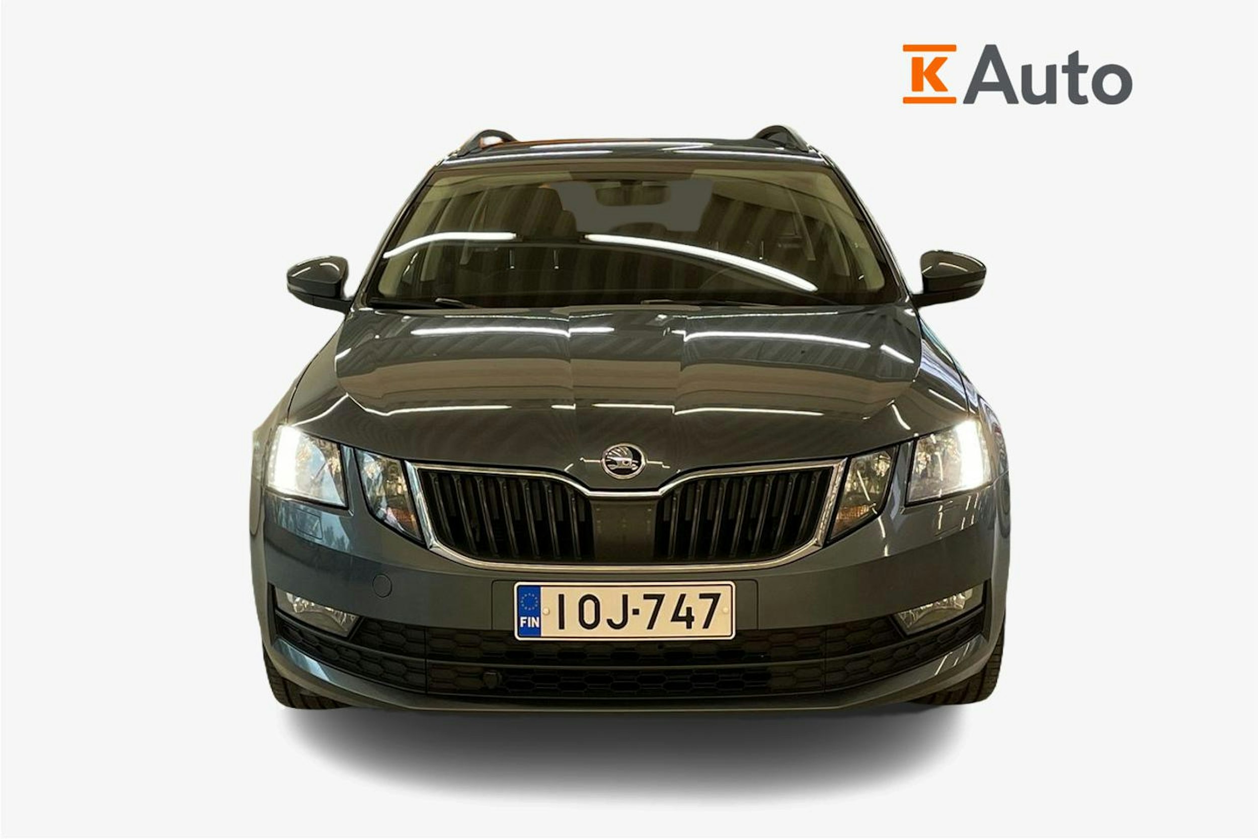 harmaa Skoda Octavia 2018 kuva 5.