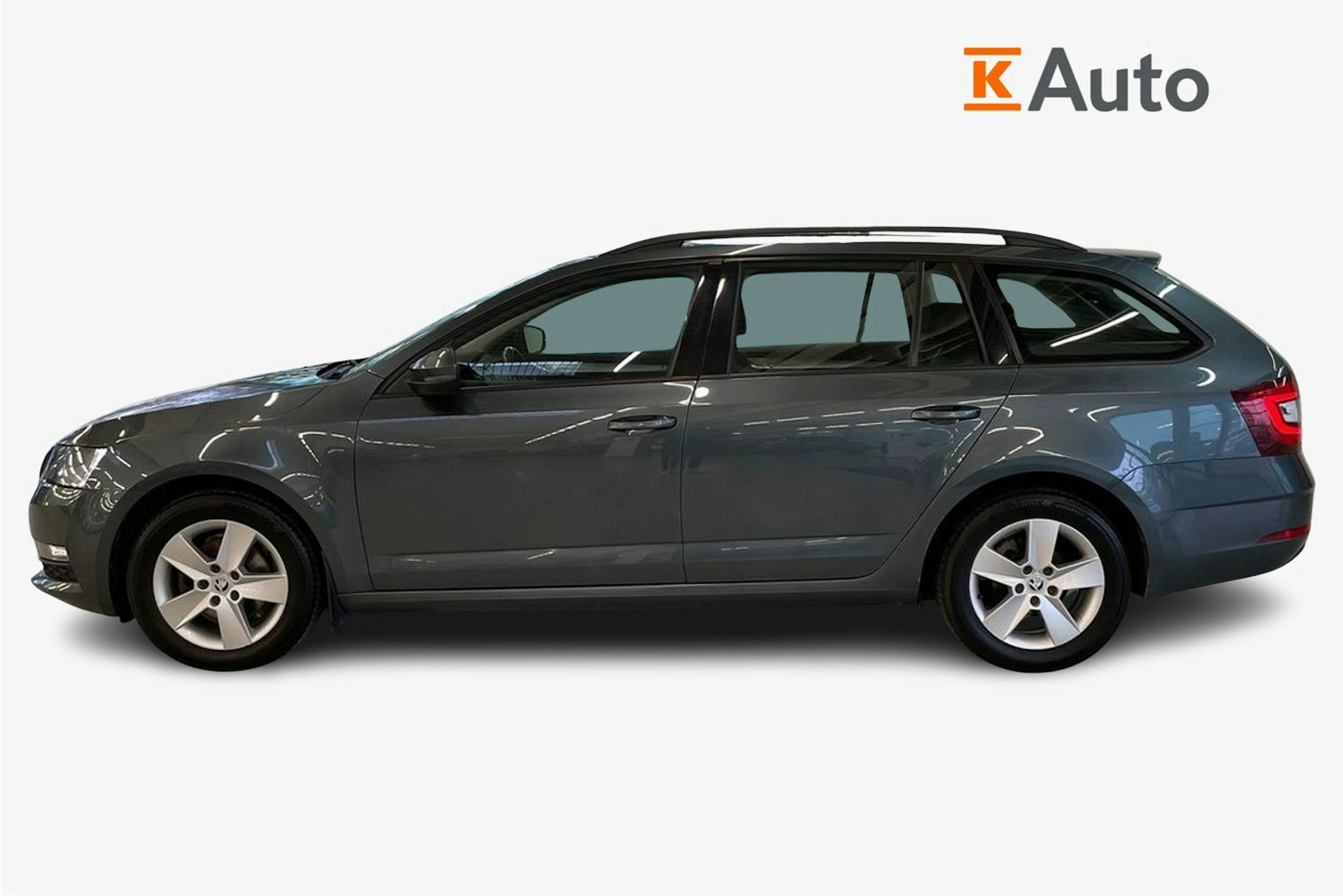 harmaa Skoda Octavia 2018 kuva 6.