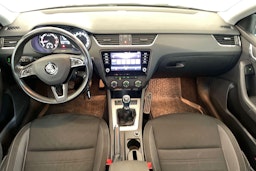 harmaa Skoda Octavia 2018 kuva 9.