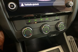 harmaa Skoda Octavia 2018 kuva 20.