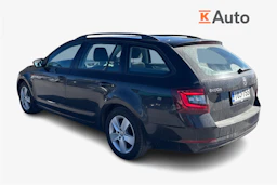 musta Skoda Octavia 2018 kuva 2.