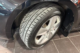 musta Skoda Octavia 2018 kuva 13.