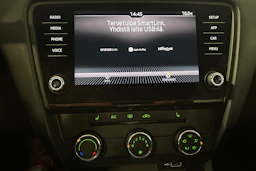 musta Skoda Octavia 2018 kuva 23.