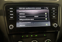 musta Skoda Octavia 2018 kuva 27.