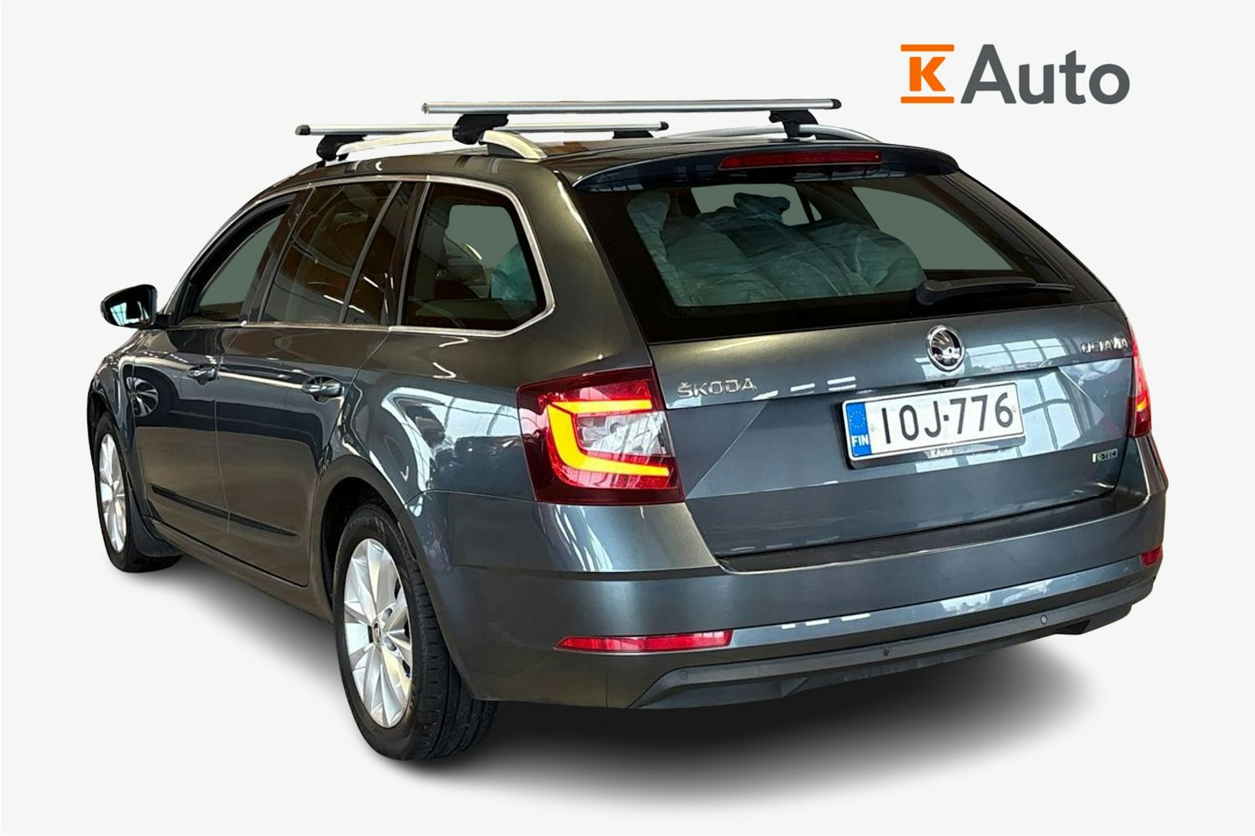 harmaa Skoda Octavia 2018 kuva 2.