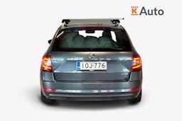 harmaa Skoda Octavia 2018 kuva 3.