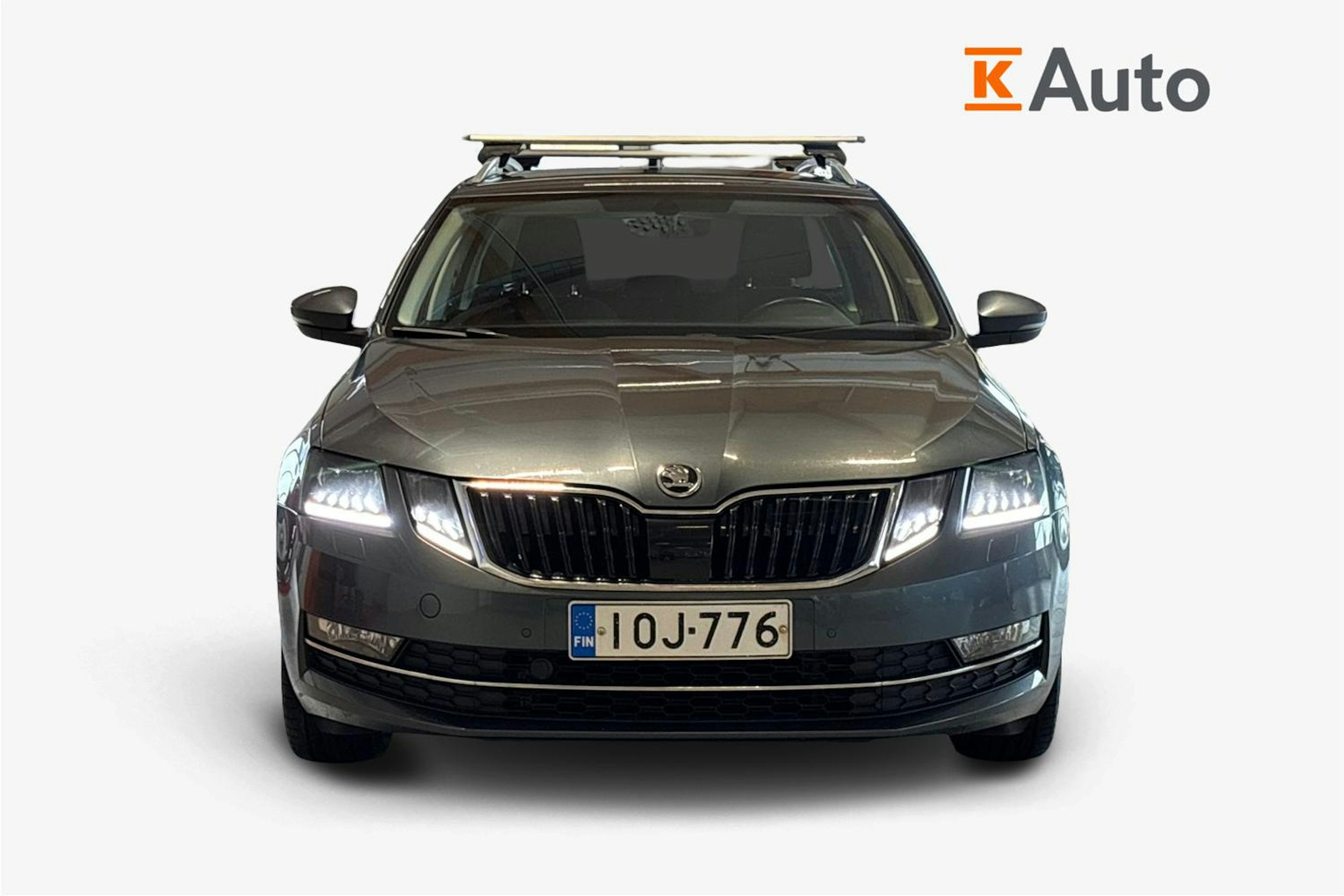 harmaa Skoda Octavia 2018 kuva 5.