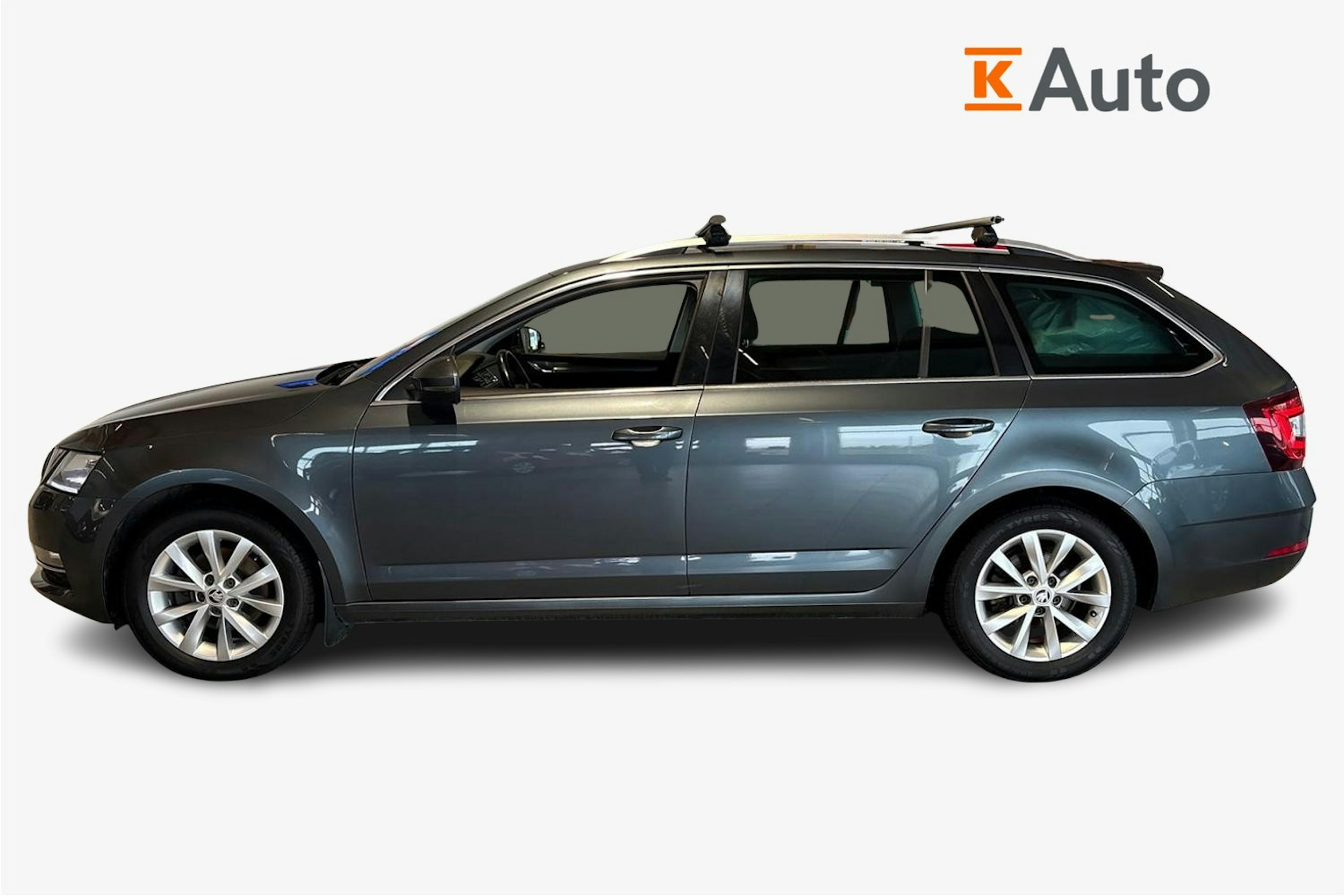 harmaa Skoda Octavia 2018 kuva 6.