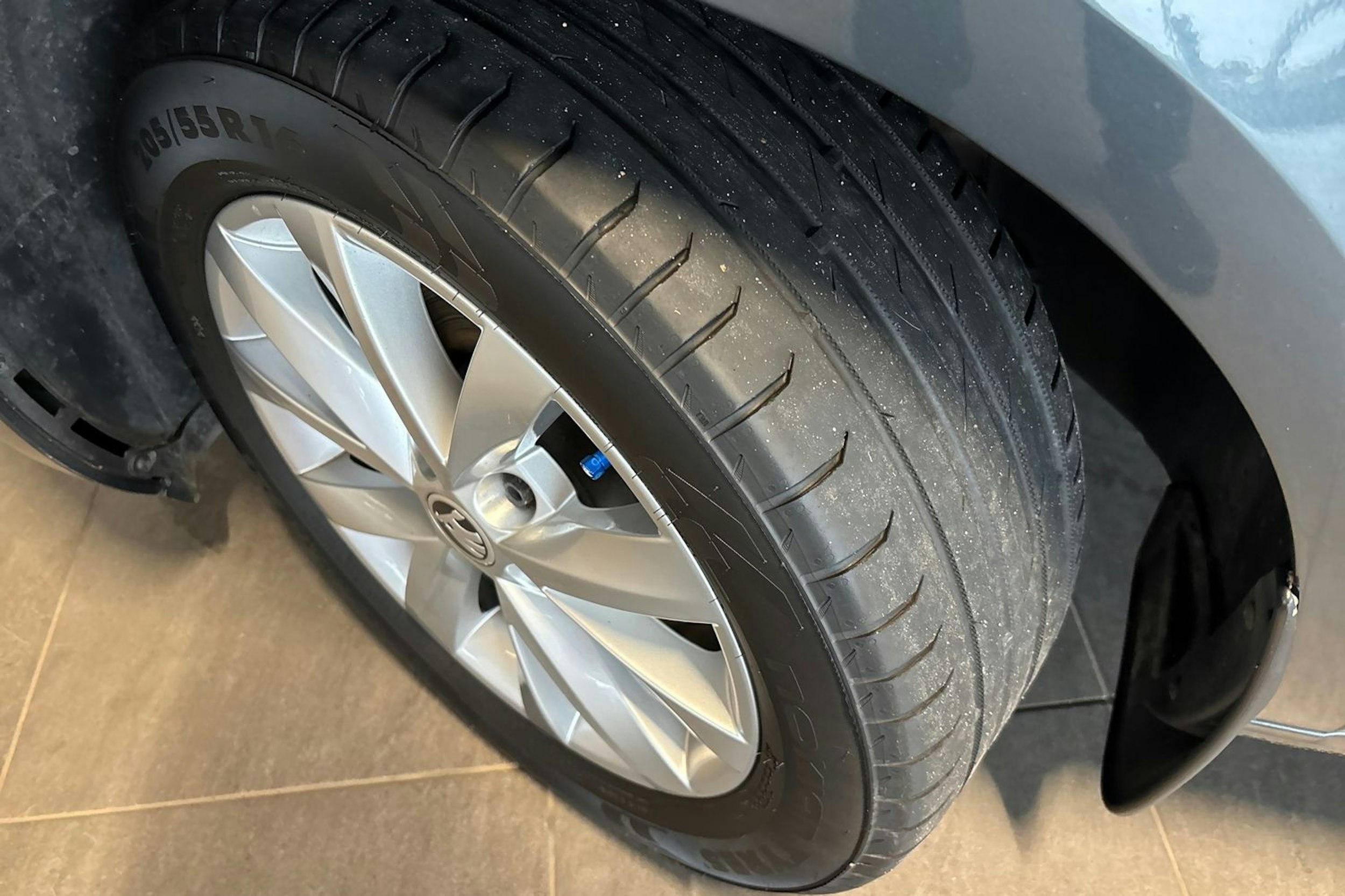 harmaa Skoda Octavia 2018 kuva 13.