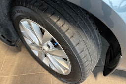 harmaa Skoda Octavia 2018 kuva 13.