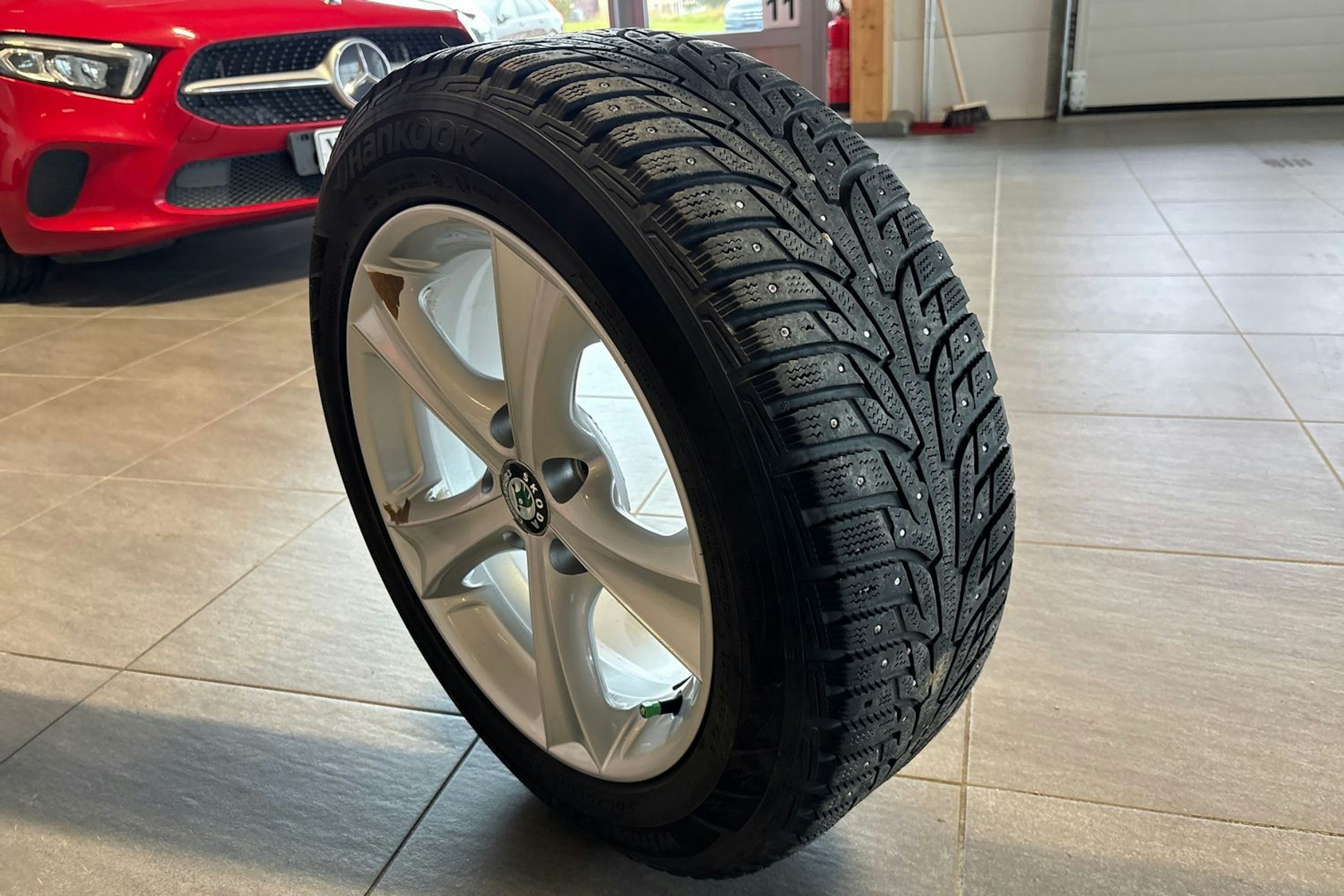 harmaa Skoda Octavia 2018 kuva 14.