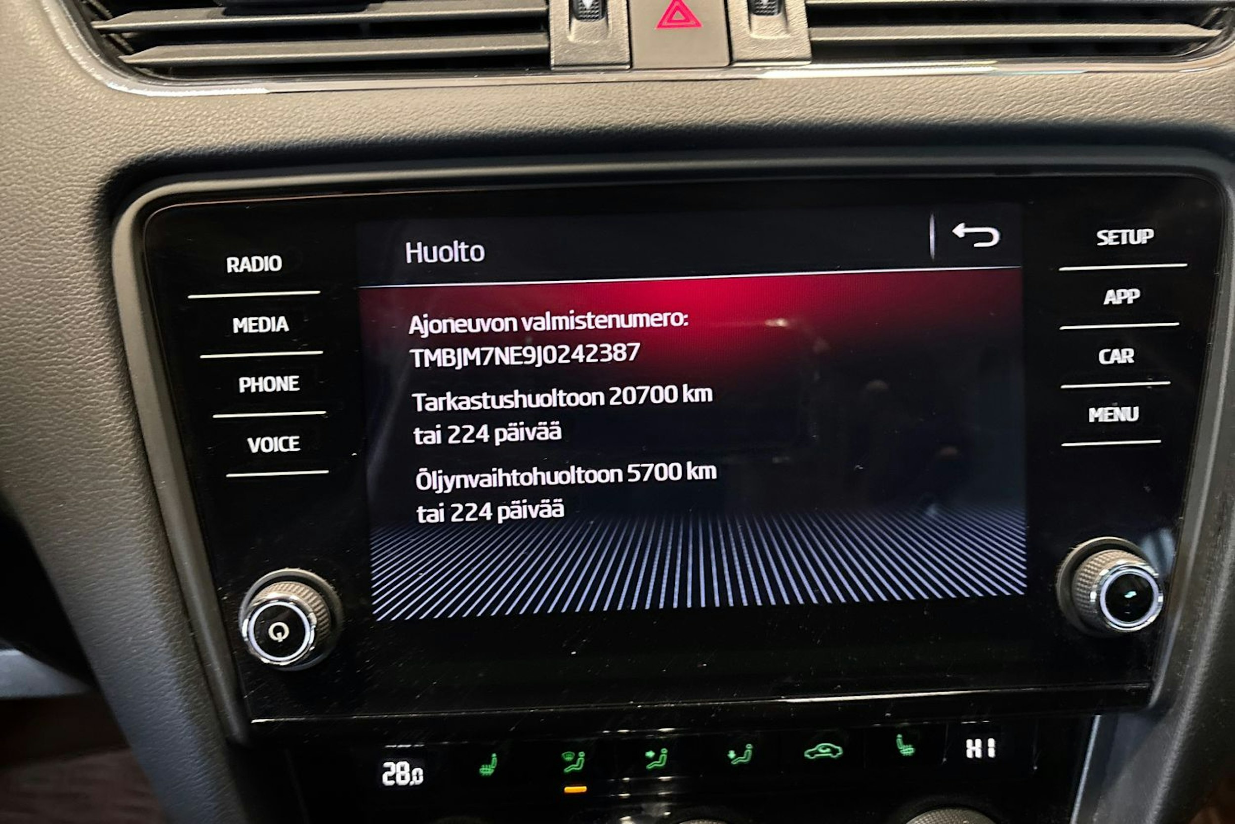 harmaa Skoda Octavia 2018 kuva 19.