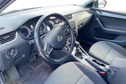 harmaa Skoda Octavia 2018 kuva 3.