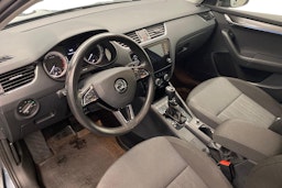 harmaa Skoda Octavia 2018 kuva 6.