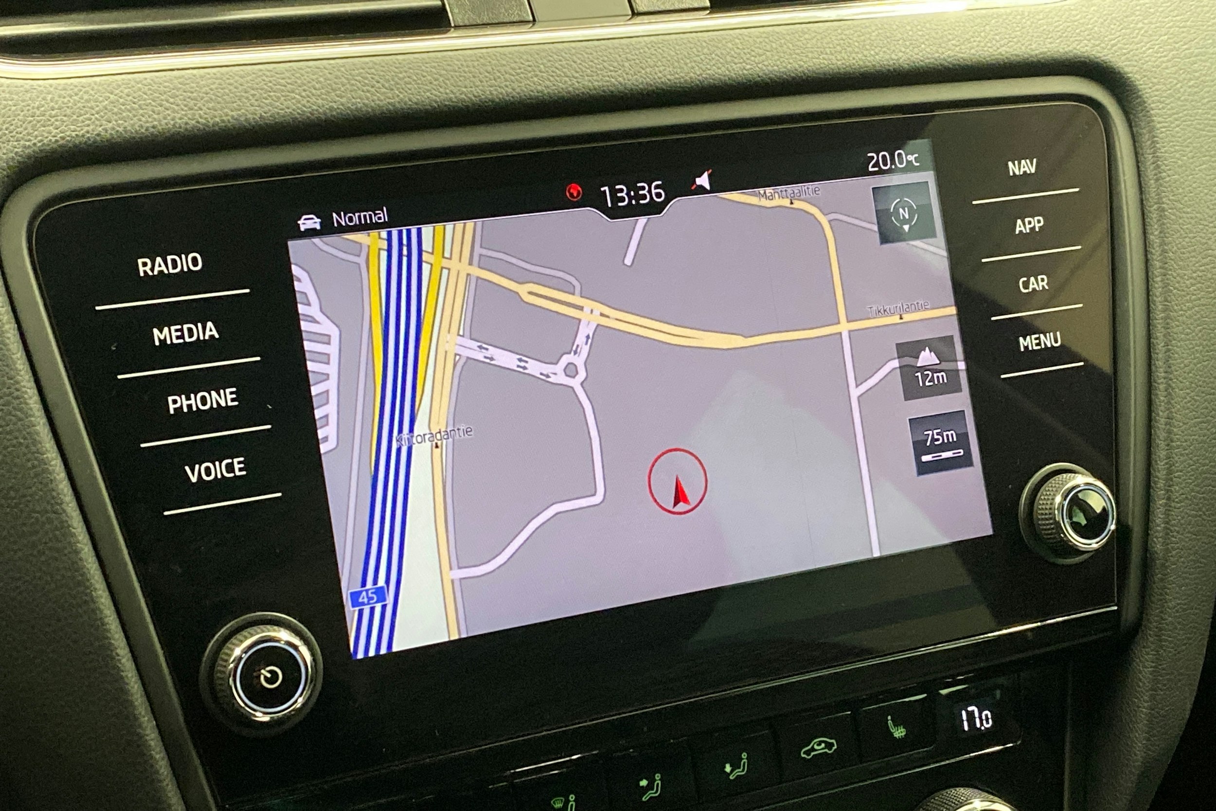 harmaa Skoda Octavia 2018 kuva 13.