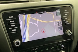 harmaa Skoda Octavia 2018 kuva 13.
