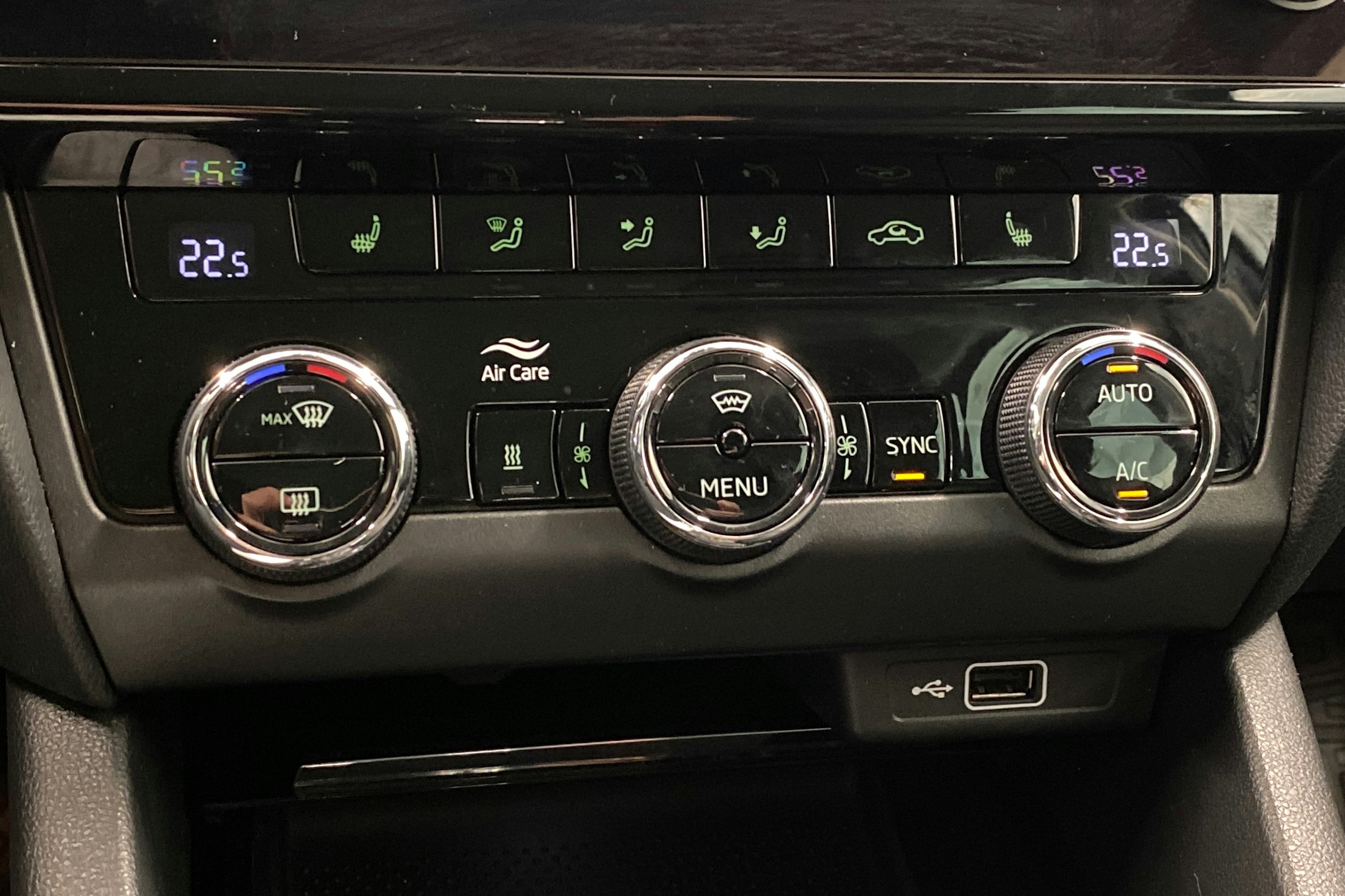 harmaa Skoda Octavia 2018 kuva 14.