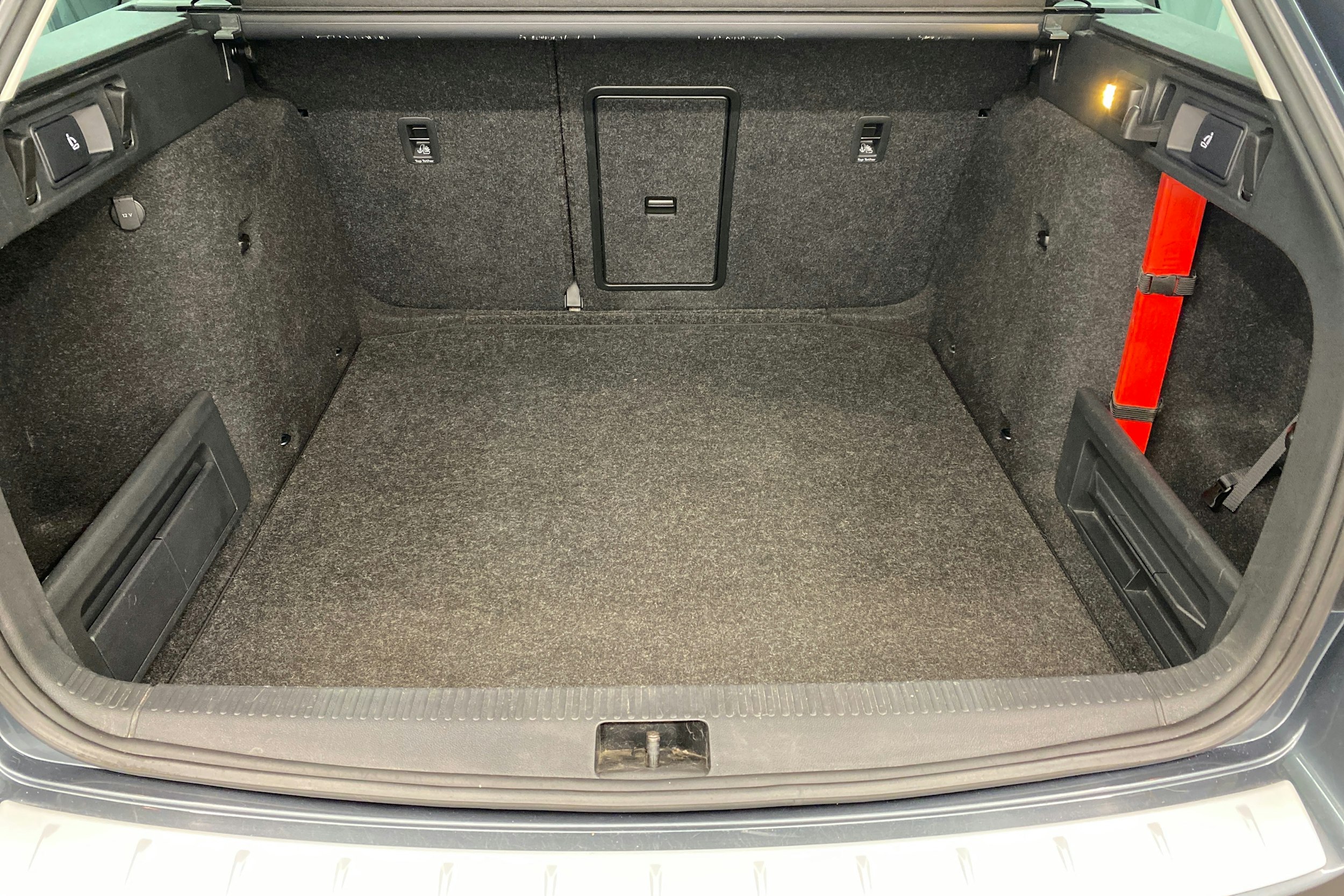 harmaa Skoda Octavia 2018 kuva 18.